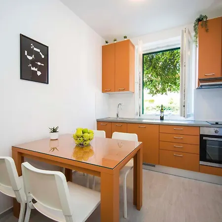 Bonnie & Clyde Apartman *