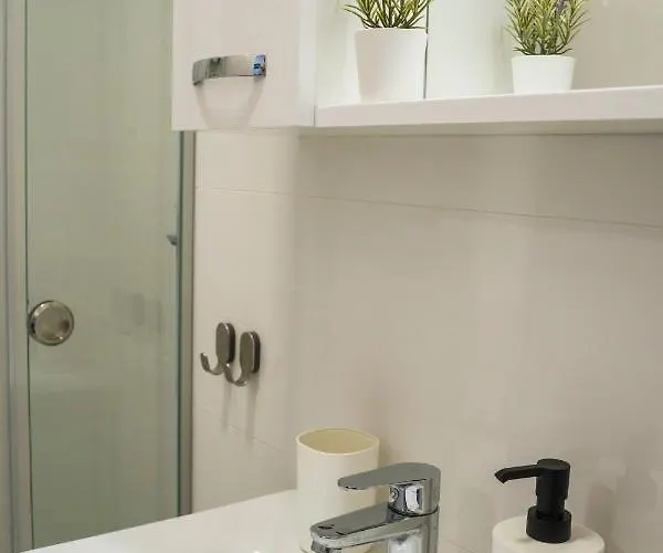 Bonnie & Clyde شقة